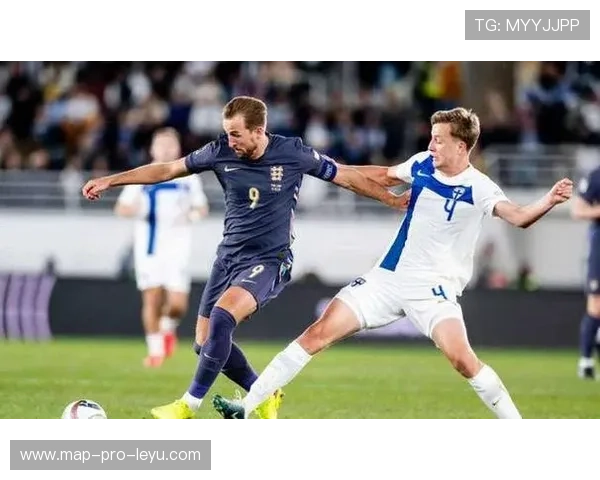 卢卡库与凯恩：终结重心从禁区支点转向空间穿插