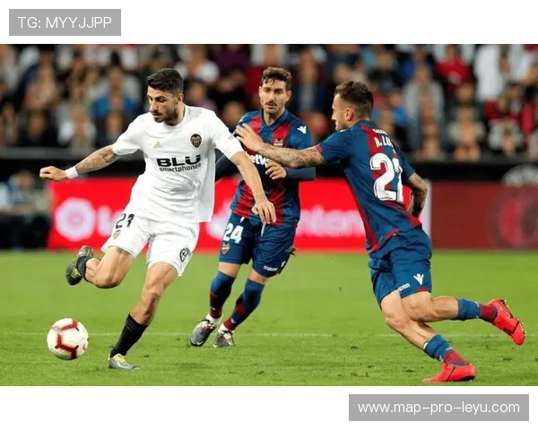 安赫尔·迪马利亚：对阵阿尔维斯的边路攻防经典对决