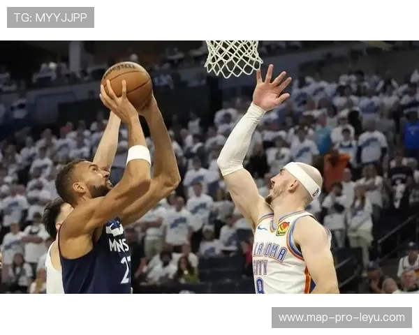 戈贝尔挡拆吸引防守提升内线效率拉开球队空间